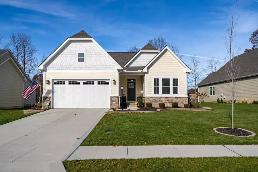 2015 Pine Hills Drive, Pataskala, OH 43062