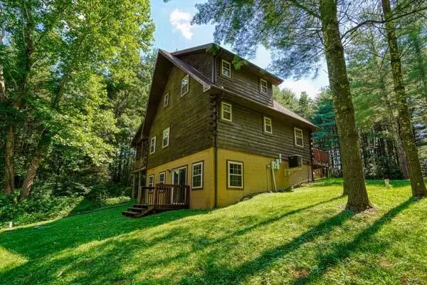 Laurelville, OH 43135,16512 Log Home Road