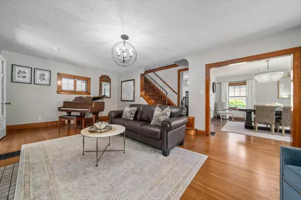 Upper Arlington, OH 43212,1933 Coventry Road