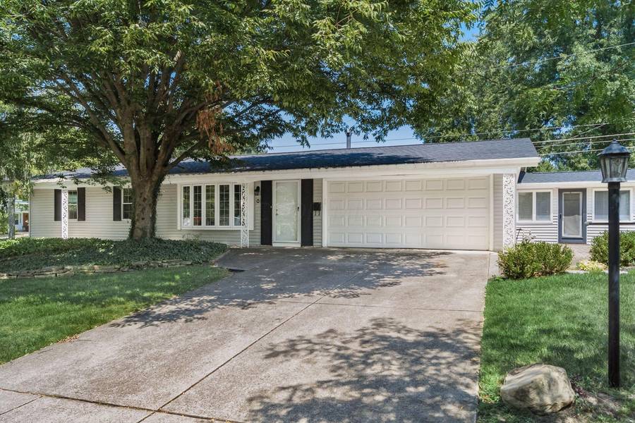 180 Larrimer Avenue, Worthington, OH 43085