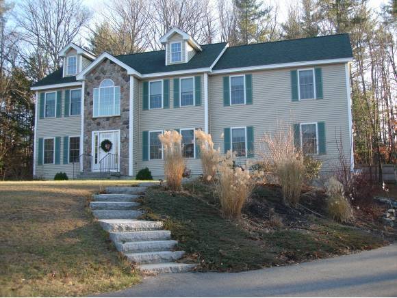 5 Taylor WAY, East Kingston, NH 03827