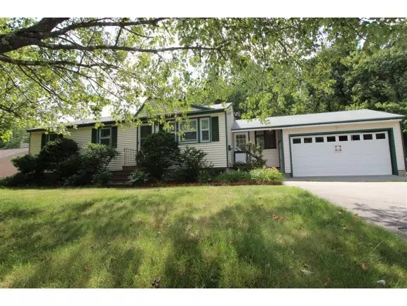 Salem, NH 03079,25 Royal CIR