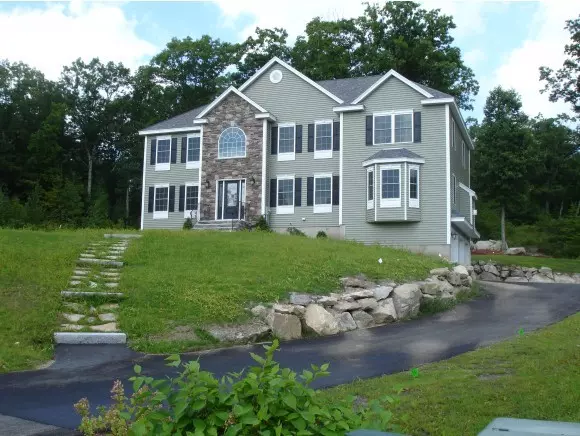 Windham, NH 03087,15 Porcupine Rd