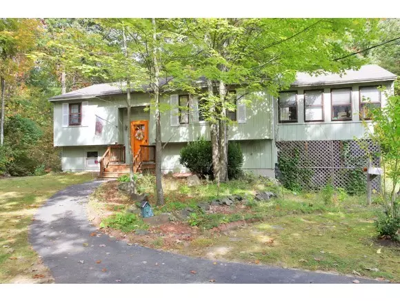 Derry, NH 03038,27 Emerald DR