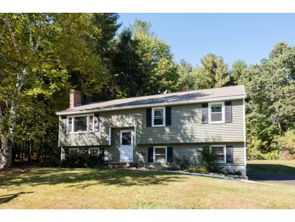 17 Great Hill DR, Newmarket, NH 03857