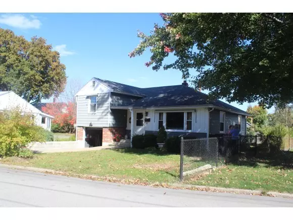 27 Wadleigh ST, Nashua, NH 03060