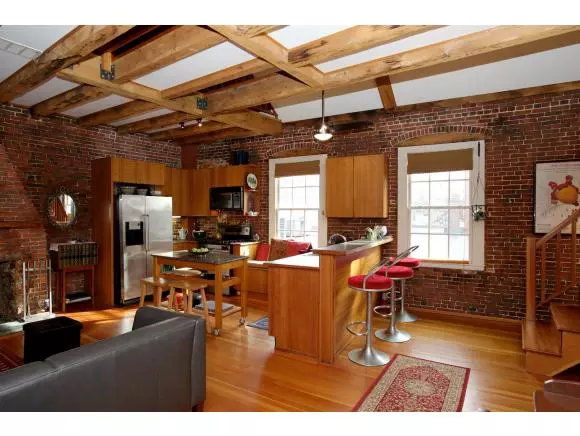 Portsmouth, NH 03801,242 State ST #B