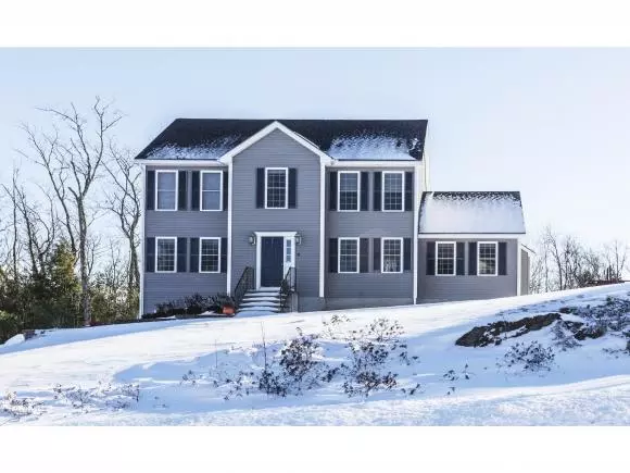 10 Lynwood Road, Raymond, NH 03077