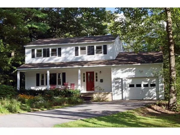 11 Birch LN, Essex Junction, VT 05452