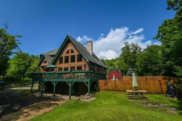 2 Bear Lair LN, Wilmington, VT 05363