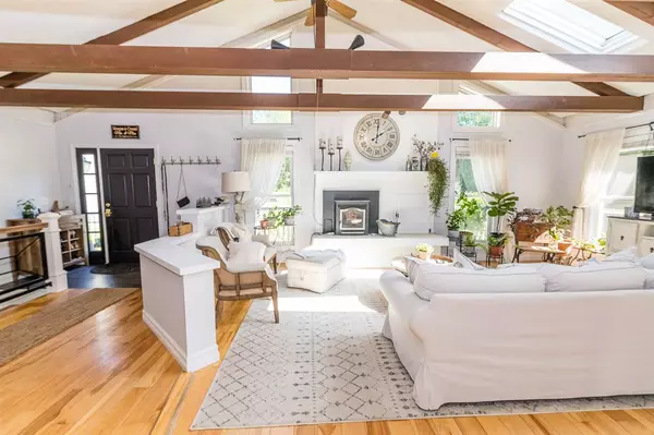 Westford, VT 05494,8 Cook LN