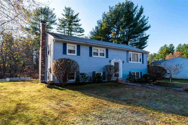 Merrimack, NH 03054,9 Carriage LN