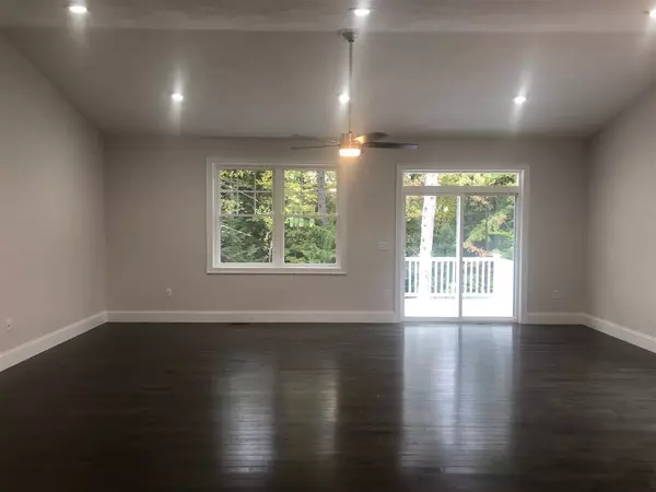 Raymond, NH 03077,6 Russell LN #Unit 43