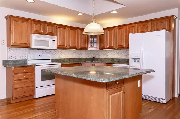 Amherst, NH 03031,8 Josiah Bartlett RD #8