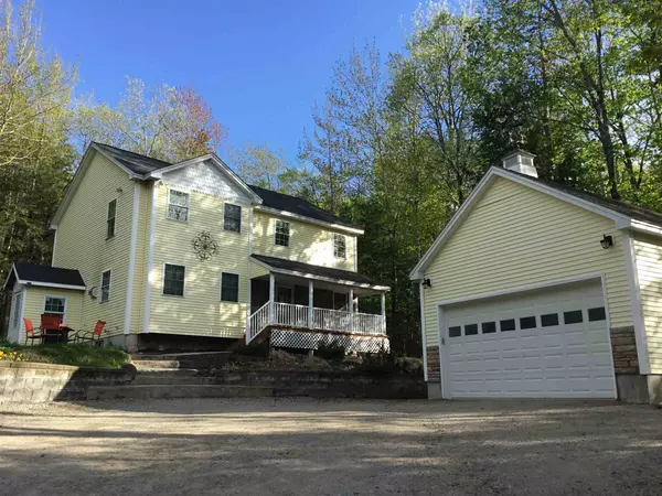 10 Landsdown LN, Conway, NH 03818