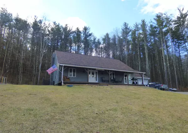 294 Barber Pond RD, Pownal, VT 05261