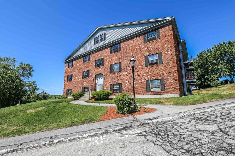 4 Fairfax AVE #124, Derry, NH 03038