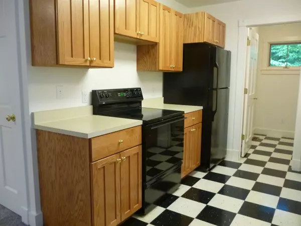 Brookfield, NH 03872,110 Governor's RD