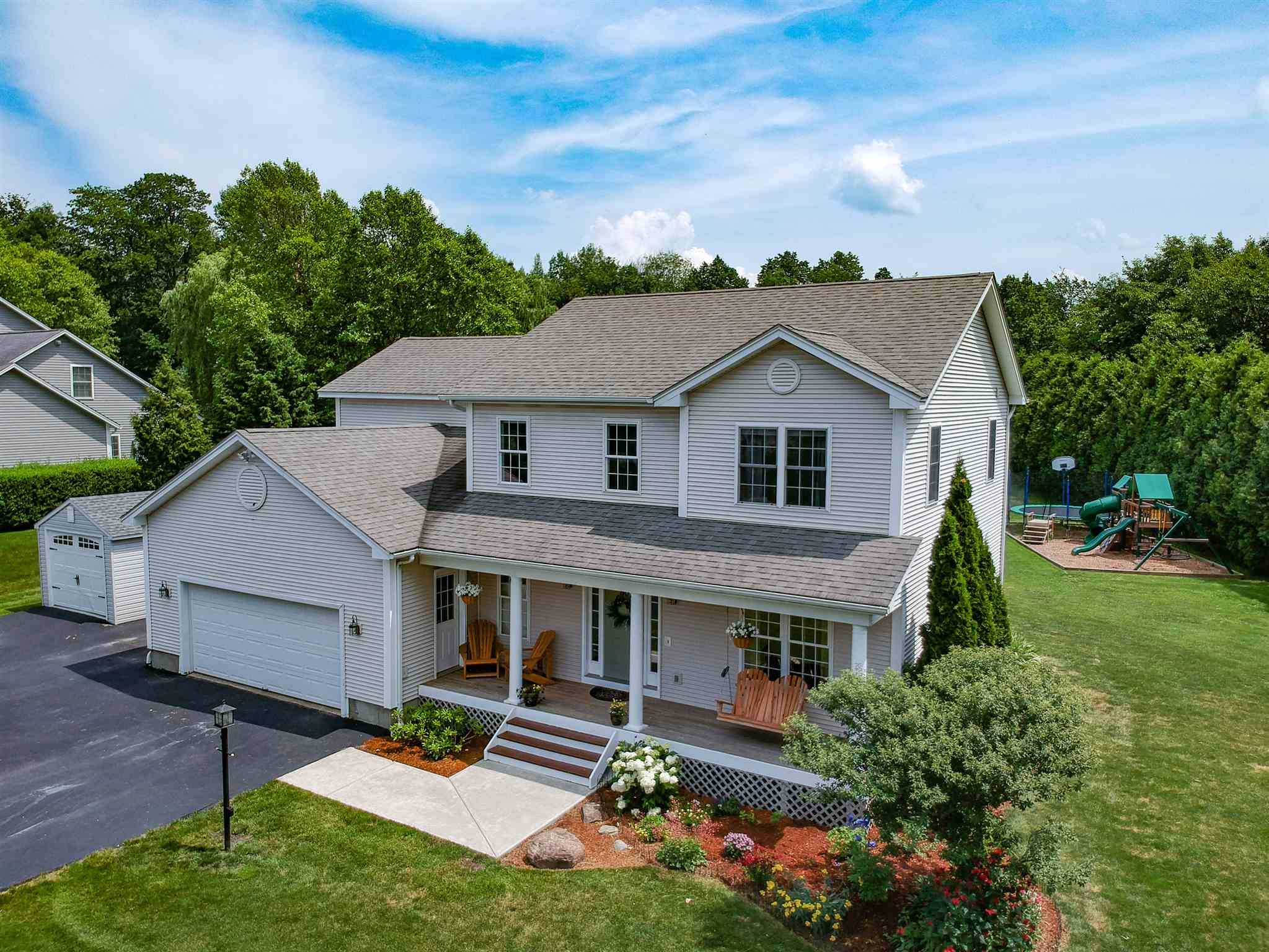 80 Coyote LN, Williston, VT 05495