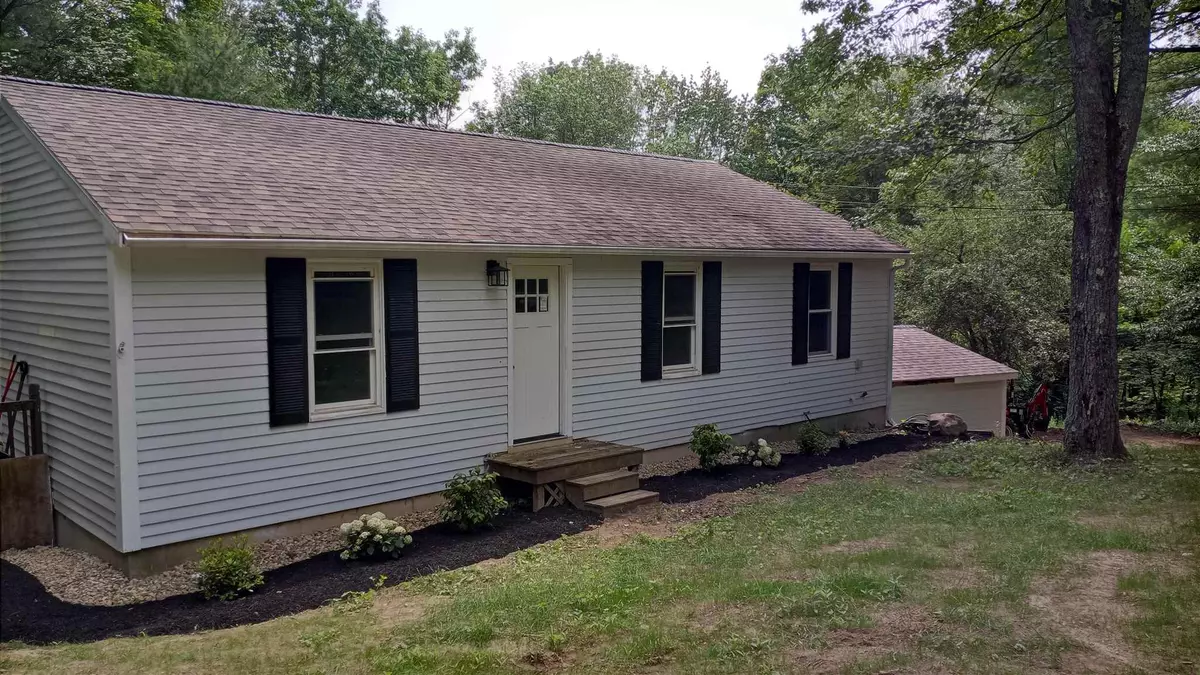 Pittsfield, NH 03263,209 Catamount RD