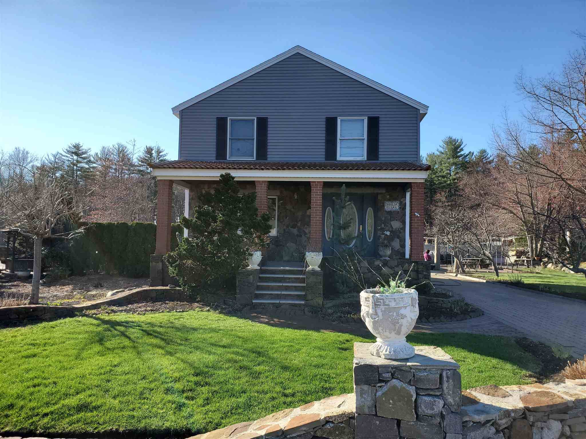 123 Lafayette RD, Hampton Falls, NH 03844