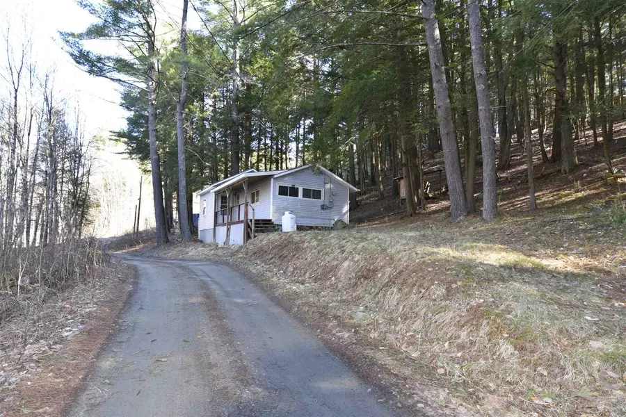 60 Old Gulf RD, Moretown, VT 05660