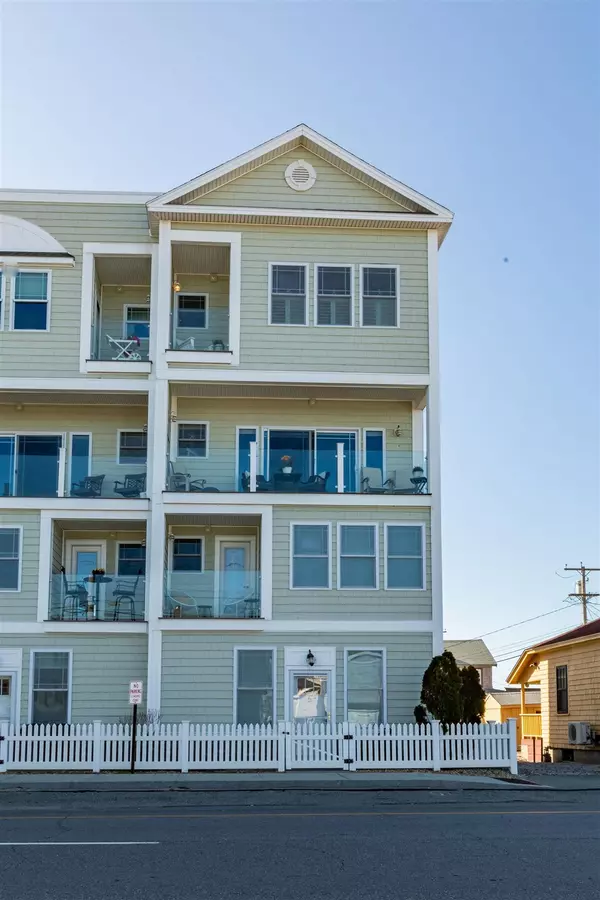 33 Ocean BLVD #12, Hampton, NH 03842