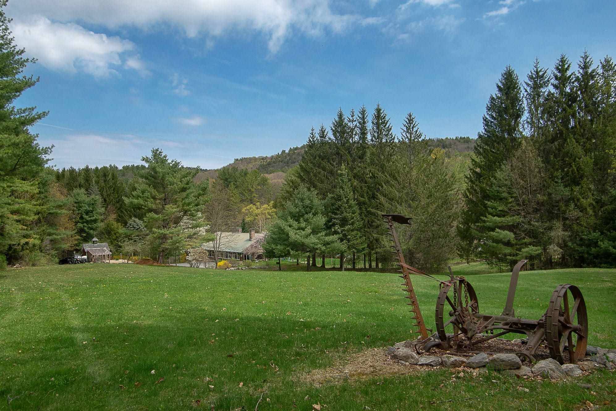 9 Prospect View DR, Dummerston, VT 05301
