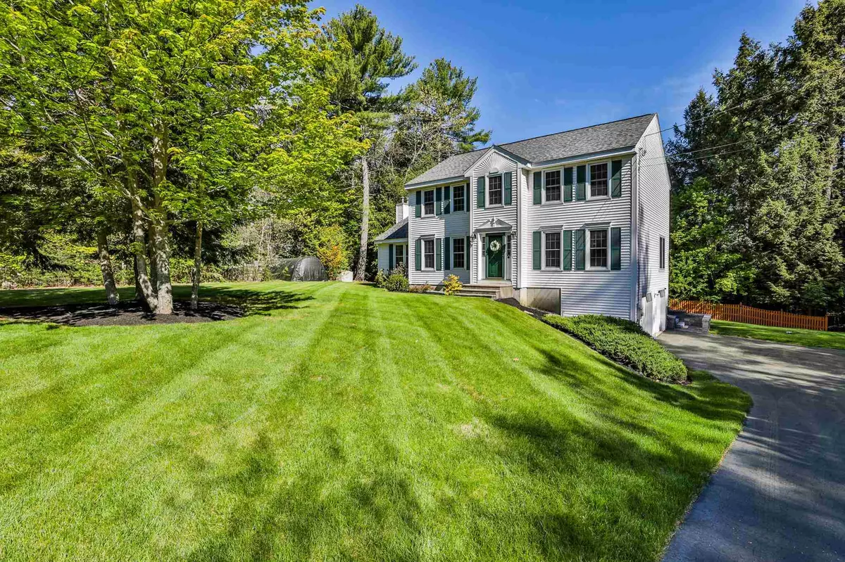 Brookline, NH 03033,13 Laurel Crest DR