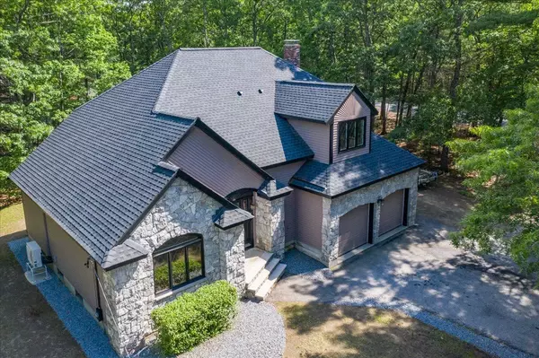 1 Colby LN, Pelham, NH 03076