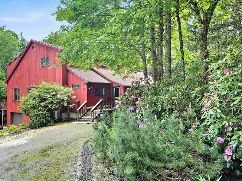 23 Summit Meadows CIR, Dover, VT 05356