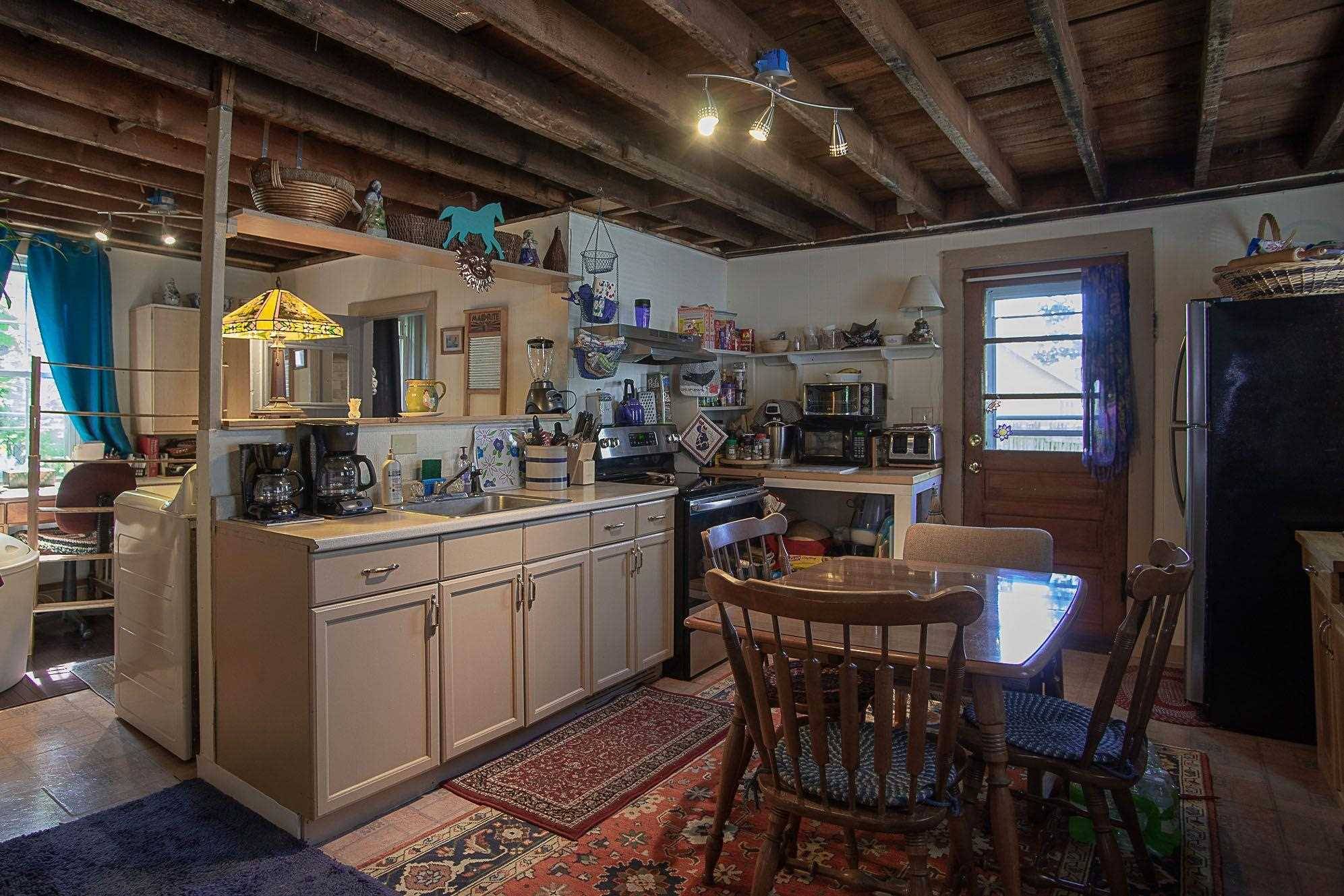 Brattleboro, VT 05301,21 Lawrence ST