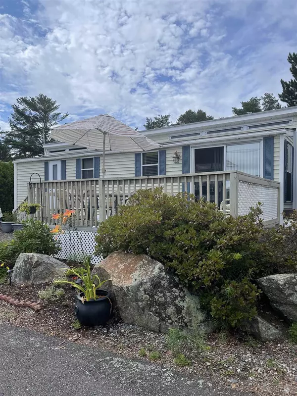 Seabrook, NH 03874,308 Route 286