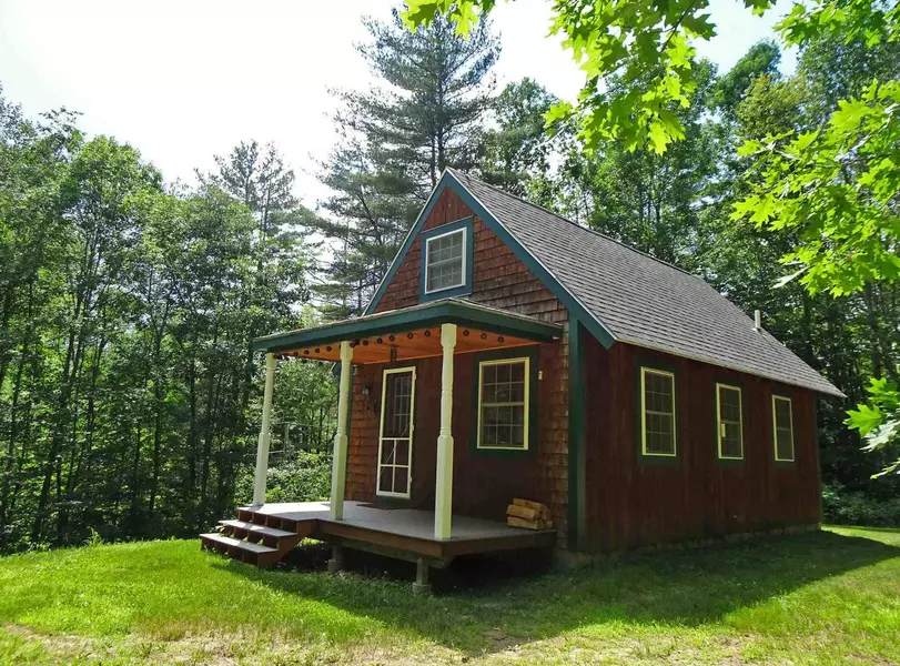 5 Meetinghouse RD, Athens, VT 05143