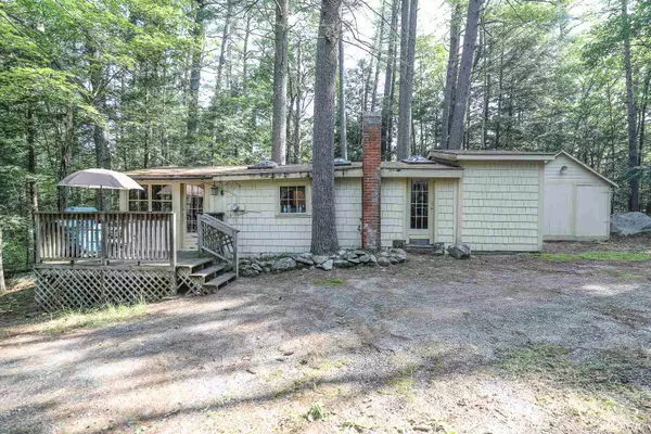 24 Massasecum AVE, Bradford, NH 03221