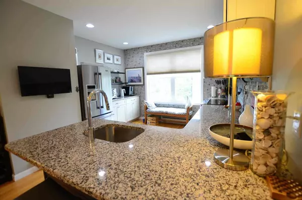 Exeter, NH 03833,131 Court ST ##16