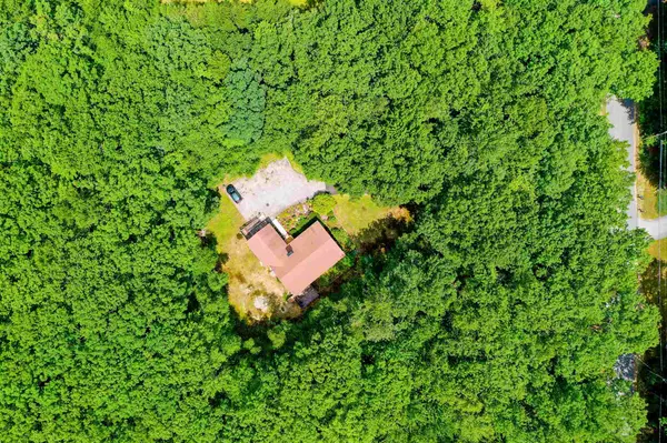 Candia, NH 03034,346 Chester TPKE