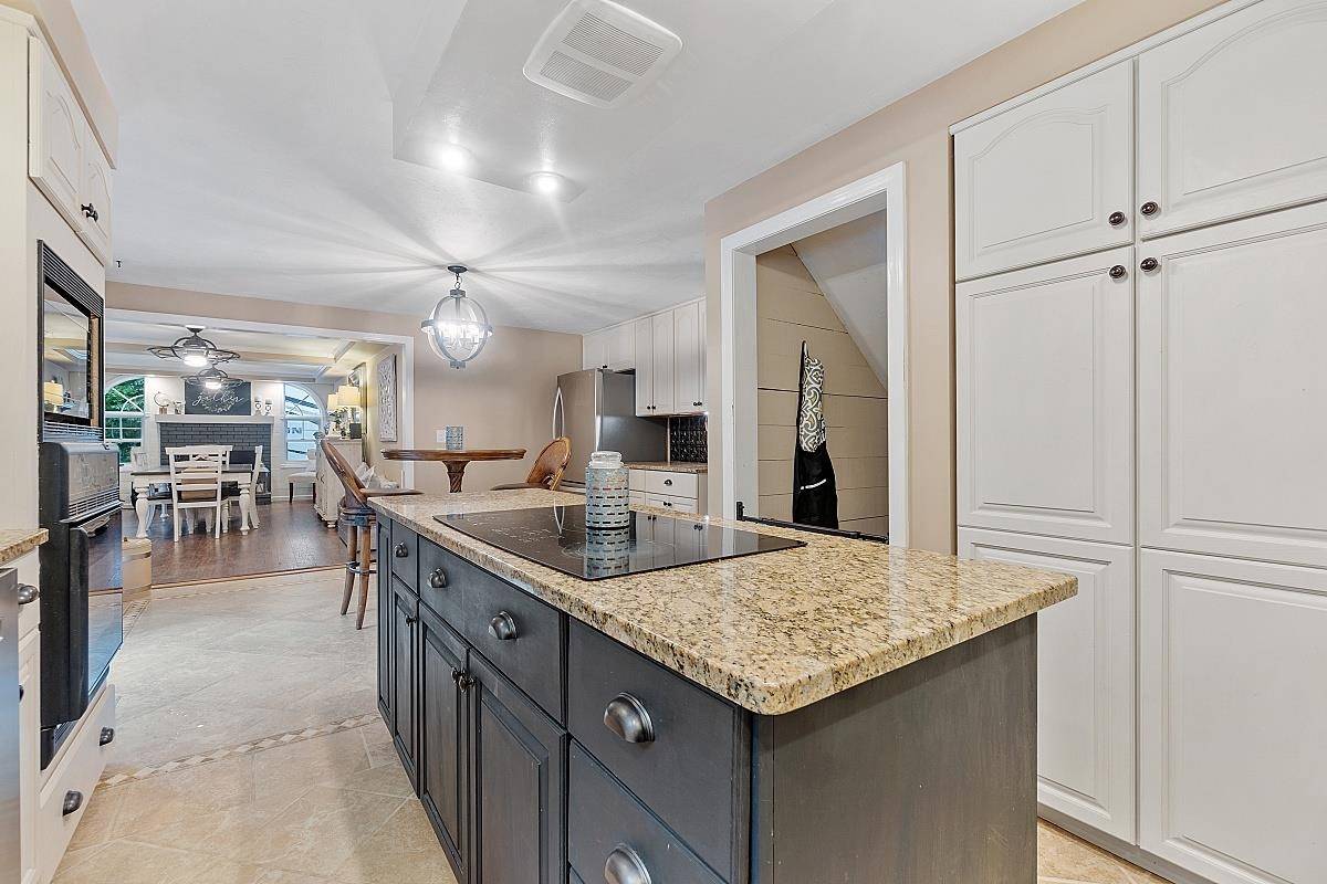 Hudson, NH 03051,1 Heritage CIR
