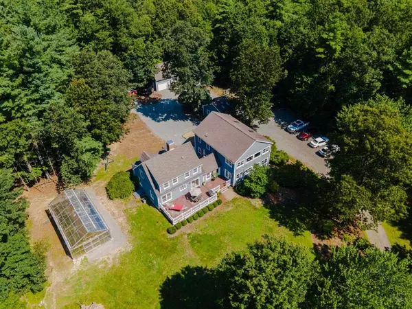 56 Osgood RD, Kensington, NH 03833