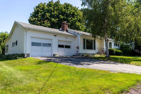 61 South RD, North Hampton, NH 03862