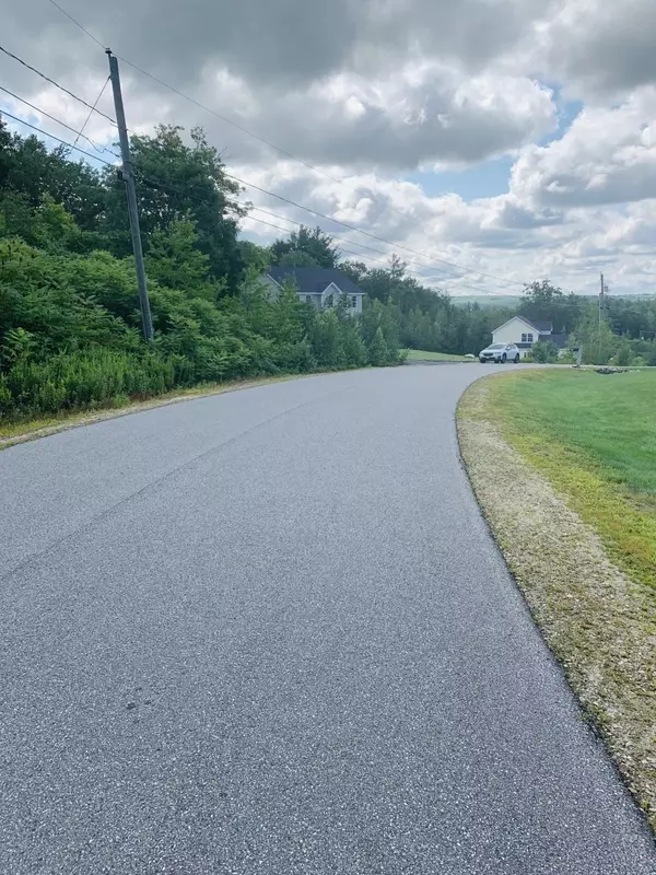 Wilton, NH 03086,35-10 Carriage Hill RD