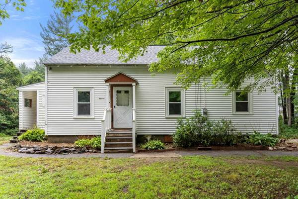 11 Derry LN, Hudson, NH 03051