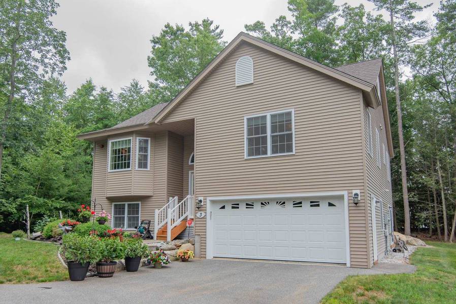 3 Holly WAY, Newton, NH 03858