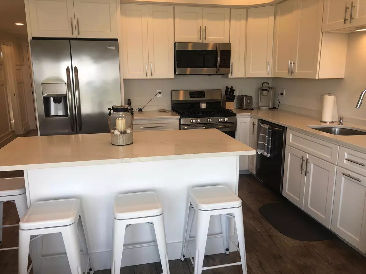 Hampton, NH 03842,155 Island PATH #B