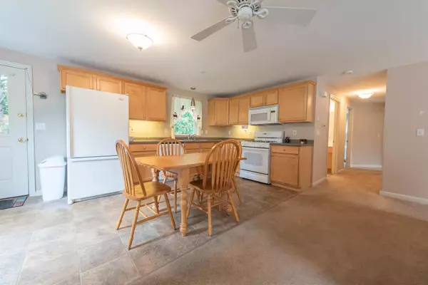 Concord, NH 03303,14 Bentwood ST