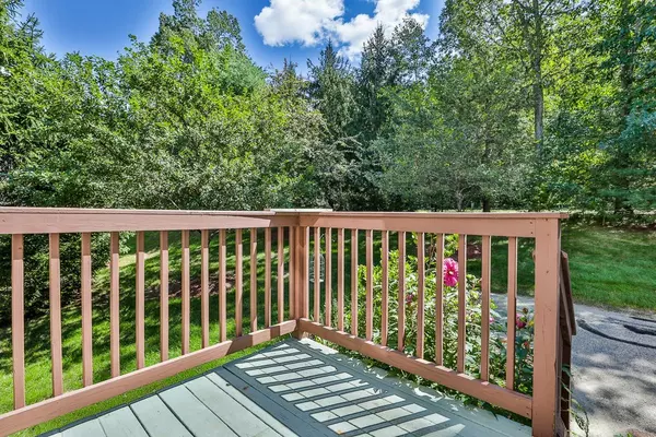 Merrimack, NH 03054,11 Clearwater LN