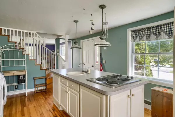 Dunbarton, NH 03046,326 Stark N HWY