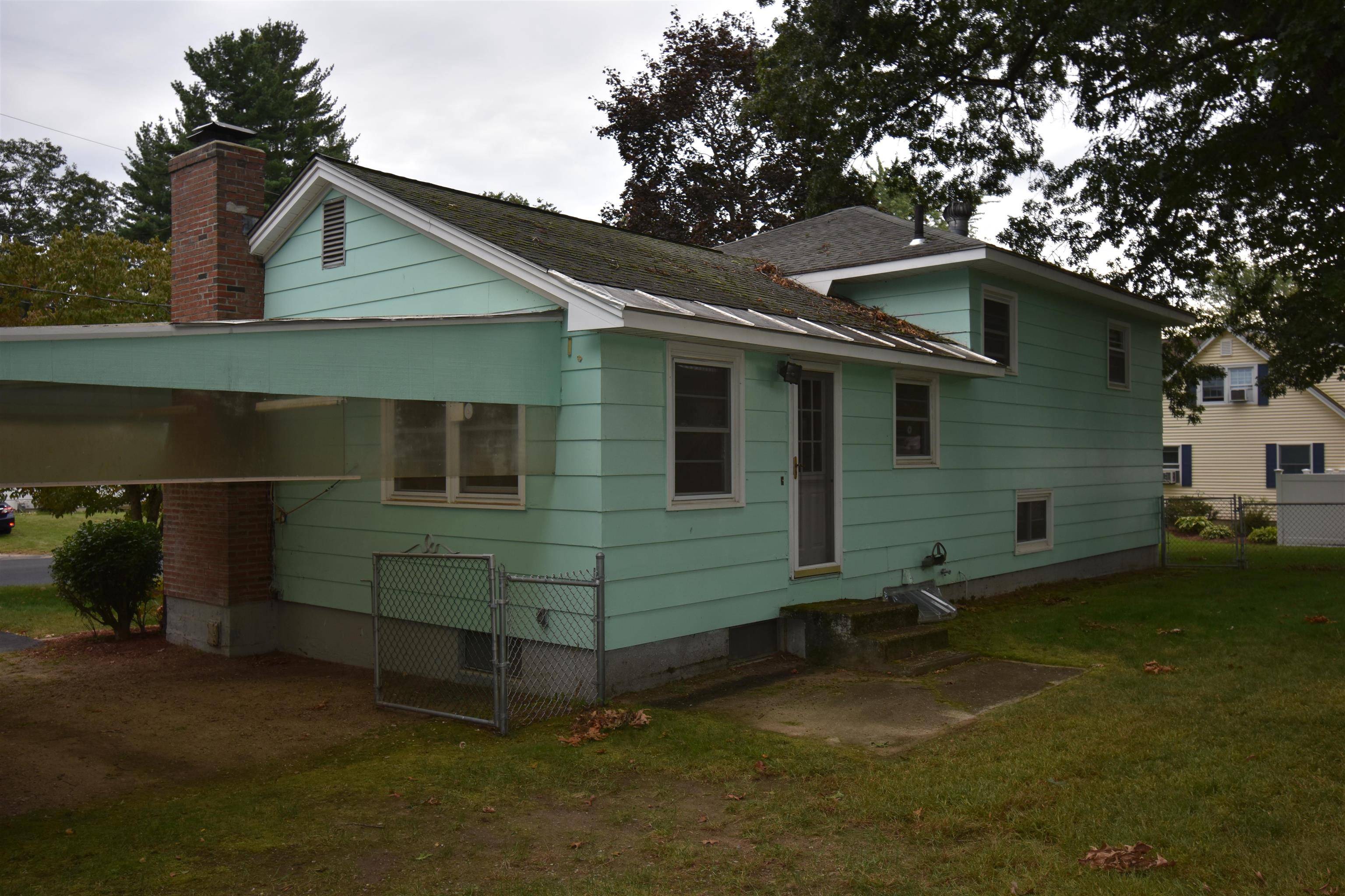 Hudson, NH 03051,15 Spruce ST