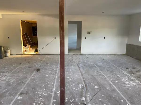 Winchester, NH 03470,103 Warwick RD