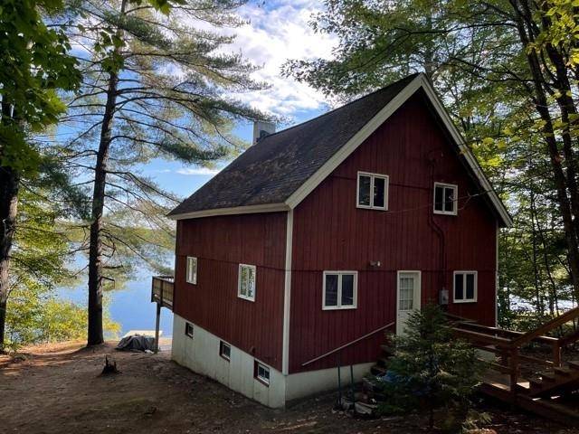 18 Crow LN, Conway, NH 03818